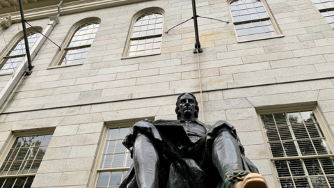 Statue of John Harvard
